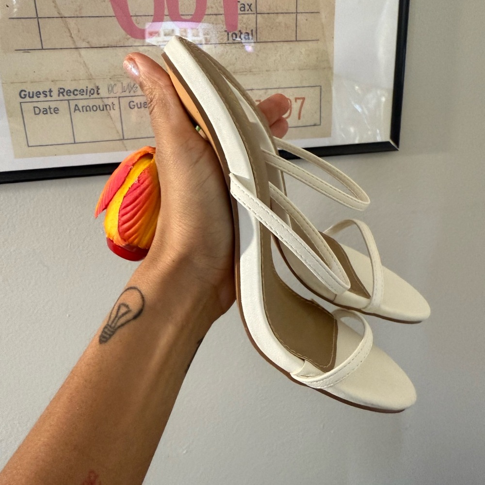 Floral Heels - Picture 2 of 5